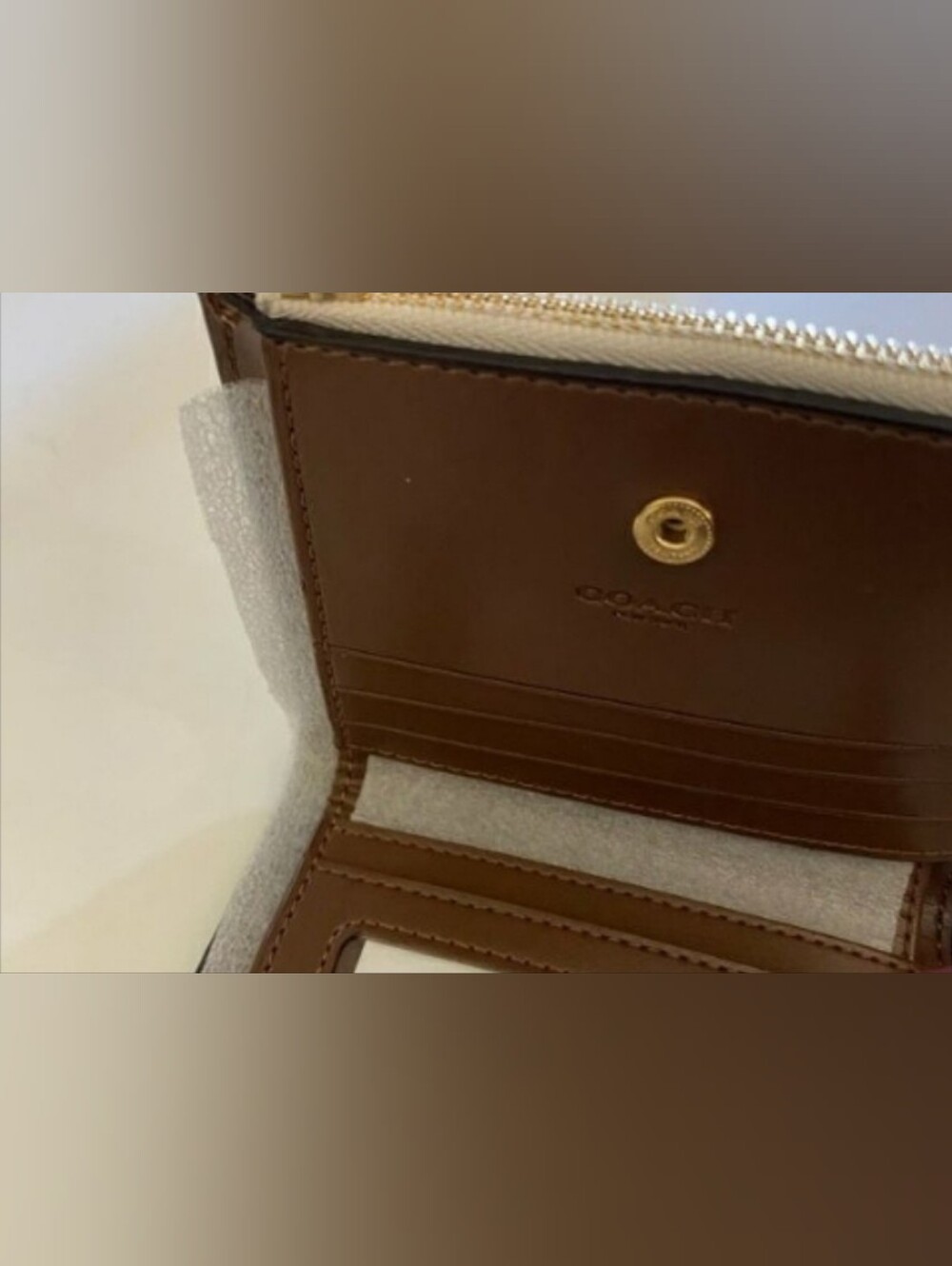 Coach Rainbow Signature Zip Wallet. RARE* AUTHENTIC* Soft Brown Interior. - Picture 9 of 11